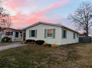 42 Village Cir S, Manorville, NY 11949
