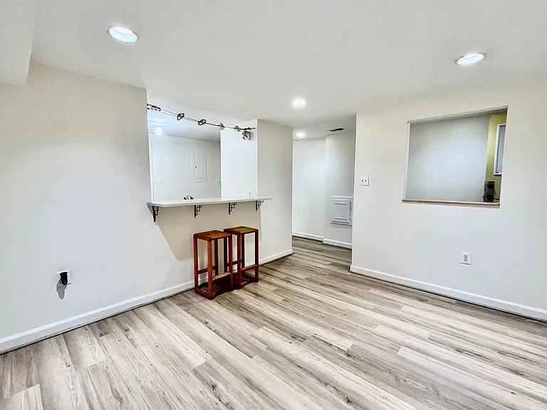1446 Newton St NW #B — Photo 2