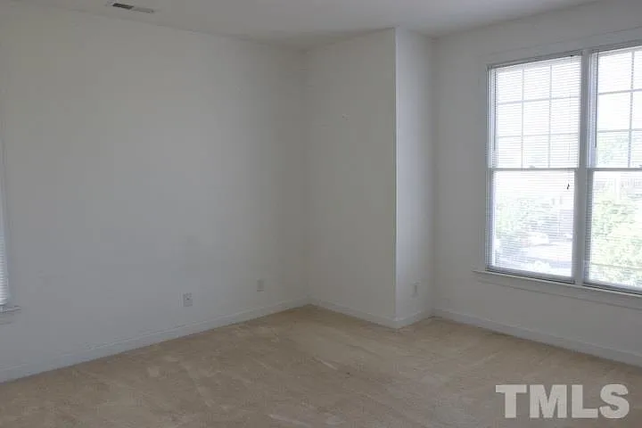 701 Copperline Dr #301 — Photo 7