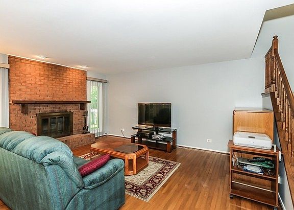4th image of 727 Ascot Ct