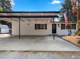 1718 8th St NE, East Wenatchee, WA