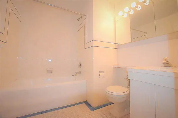 Rented by Manhattan Realty Group | media 4