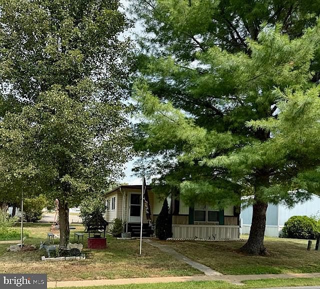 1st image of 11010 Lakeside Dr #265