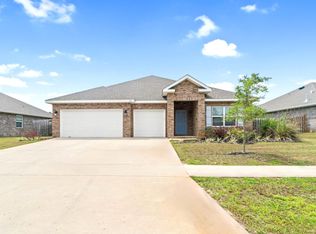 176 E Sky Way, Freeport, FL 32439