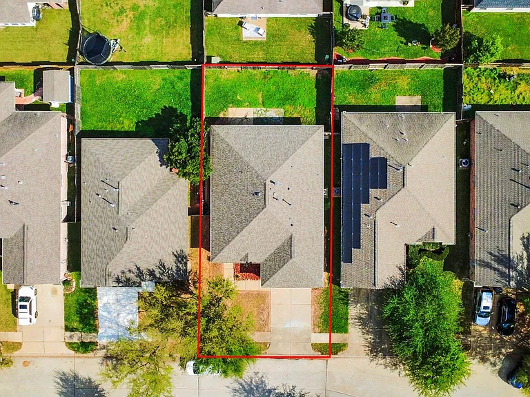 1818 Fergus Park Ct — Photo 9