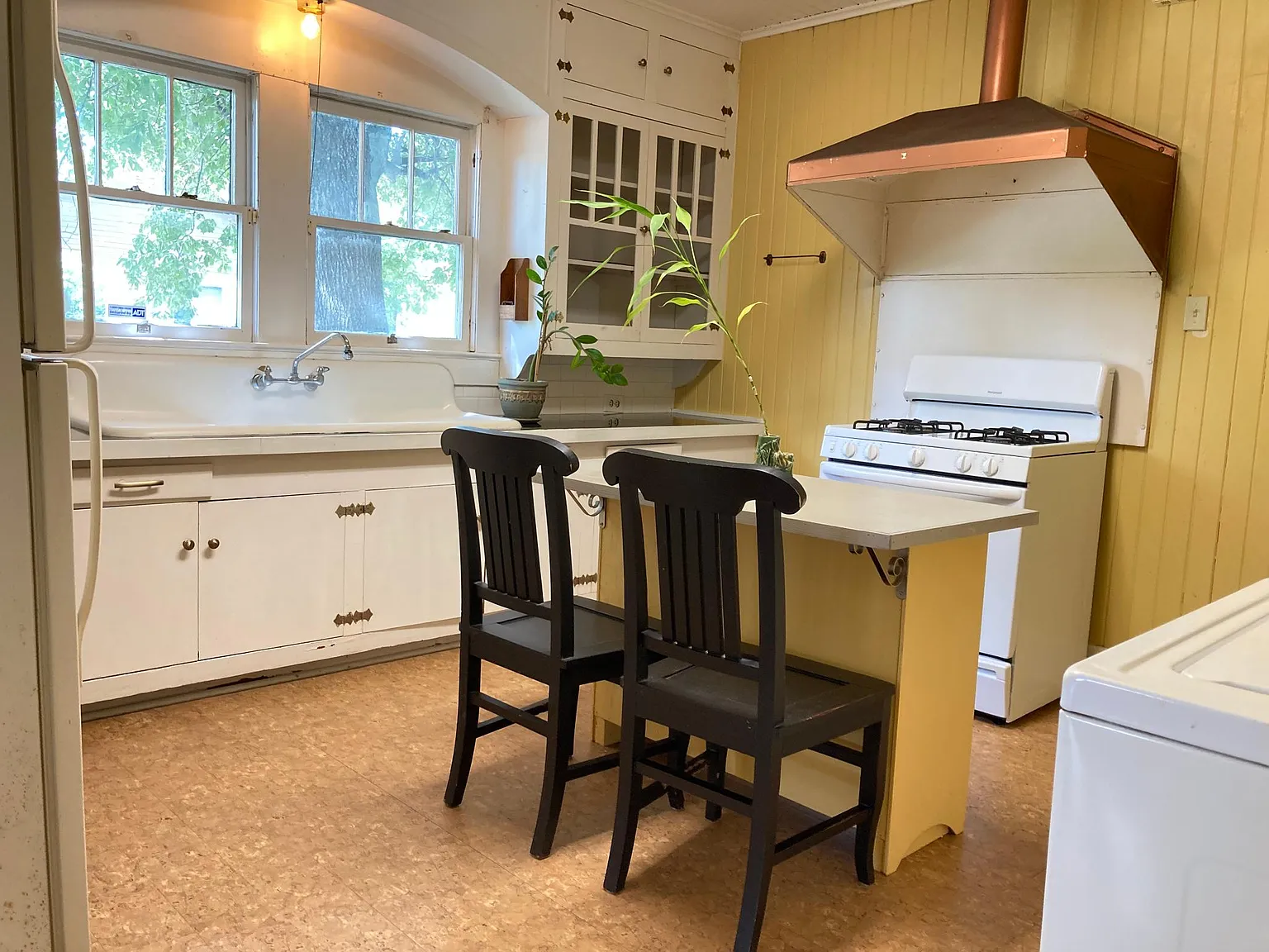 600 Evangeline Dr — Photo 2