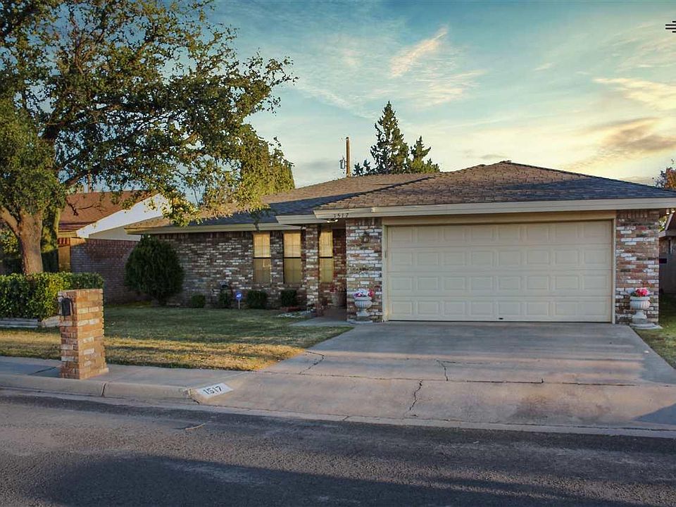 2nd image of 1517 Cordoba Ln