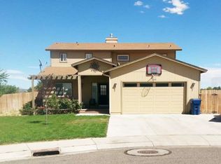 212 Jimmys Peak Ct, Fernley, NV 89408