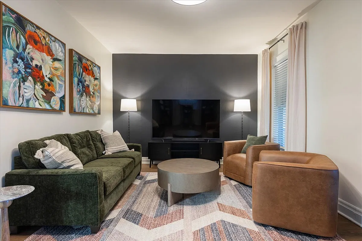 2 bed, 1210 sqft, $2,200 — Photo 4