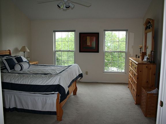 5th image of 5013 Barnsby Ln