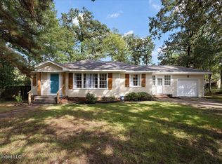 809 Oakwood Dr, Clinton, MS 39056