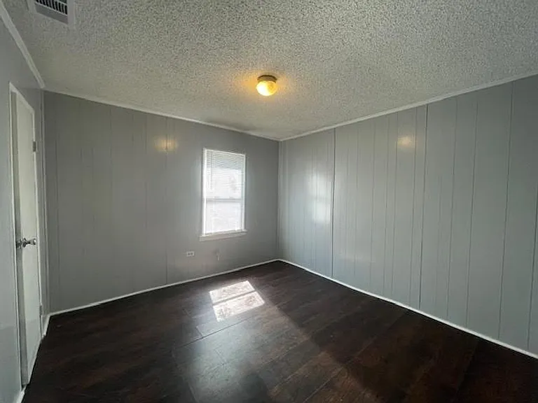 1213 Kilgore Ln — Photo 7