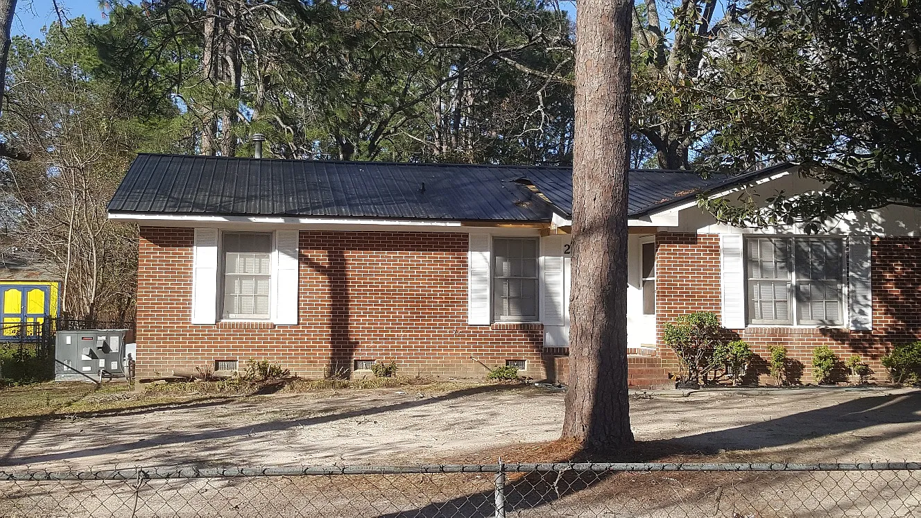 210 Jackson St photo 1