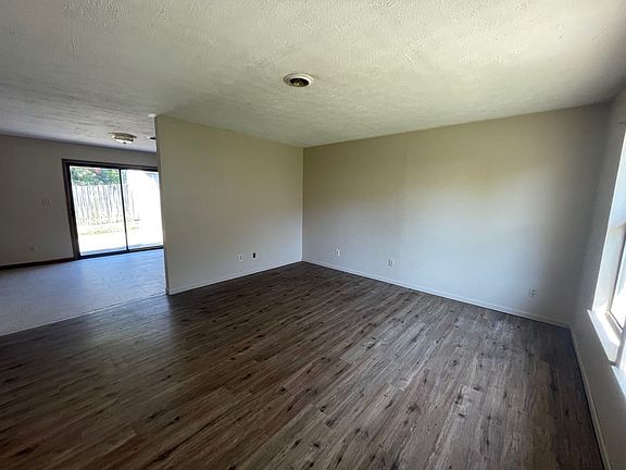 2nd image of 509 E Franklin St #B