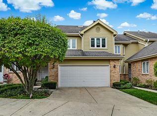 1511 Canterbury Ct, Darien, IL 60561