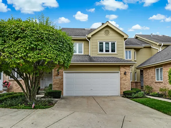 1511 Canterbury Ct, Darien, IL 60561