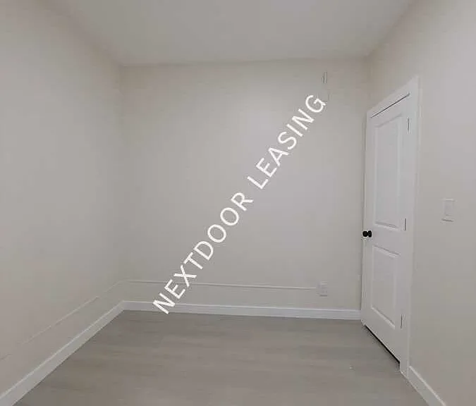 346 Princeton Ave #3M — Photo 6