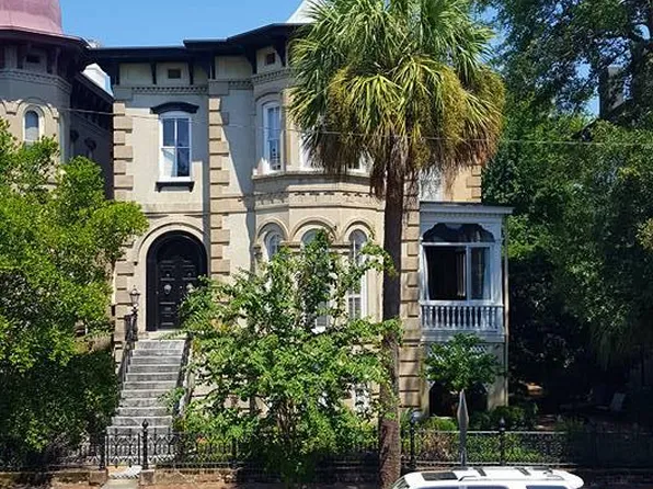 306 E Huntingdon St APT 4, Savannah, GA 31401