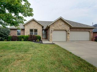 865 W Sole Dr, Nixa, MO 65714