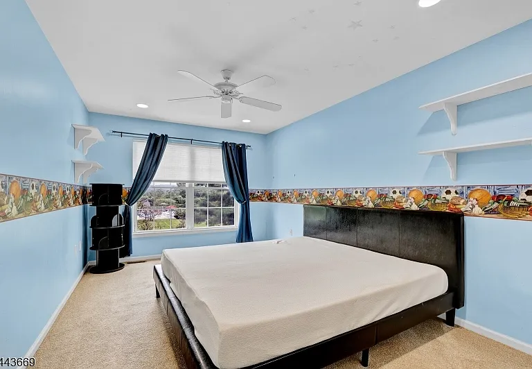 10 Stevens Ln — Photo 17
