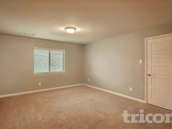 5th image of 1592 Sugarberry Dr