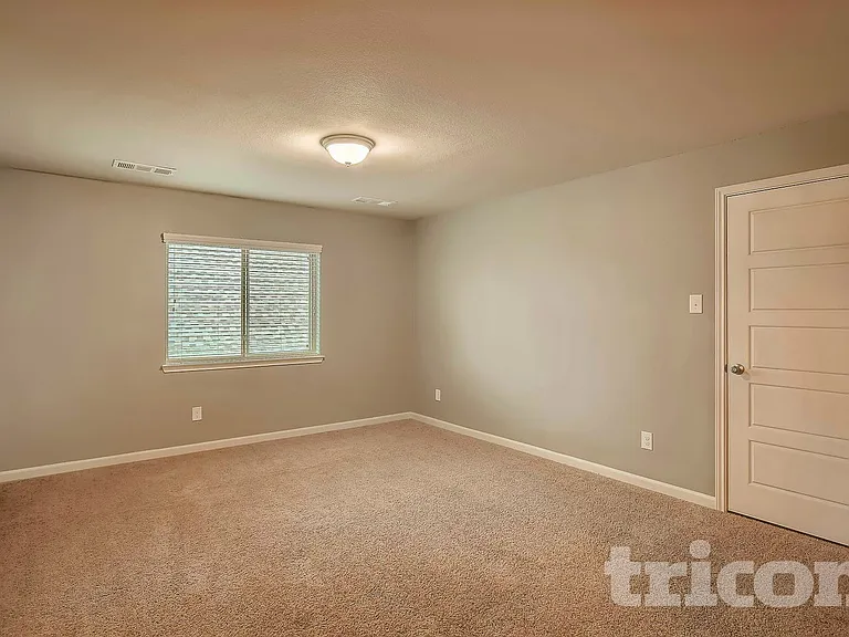 1592 Sugarberry Dr — Photo 5