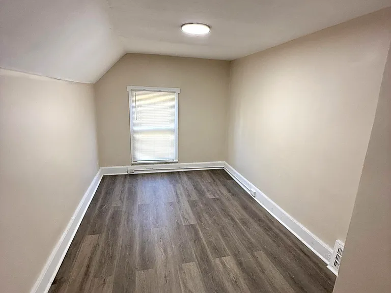 8400 Medina Ave — Photo 5