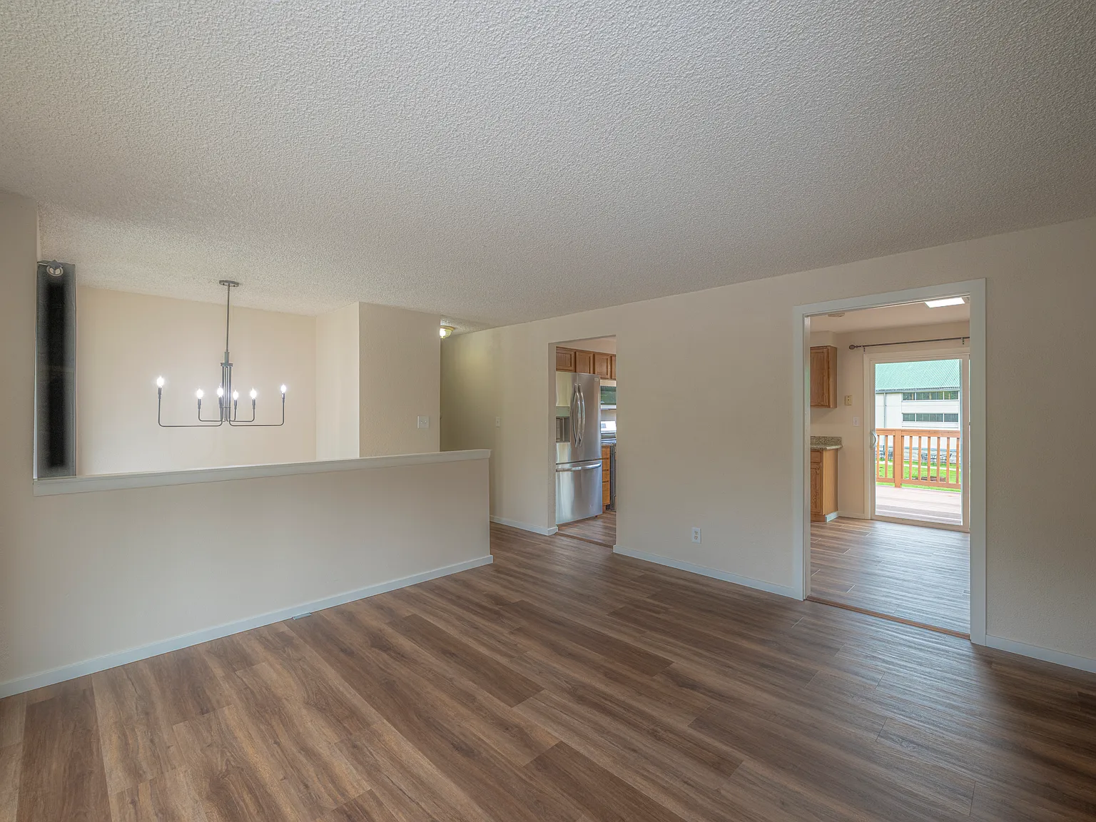 3 bed, 2.5 bath, 1520 sqft, $3,395 — Photo 3