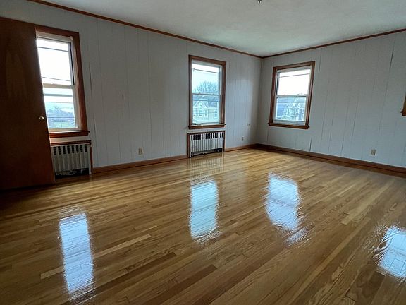 5th image of 77 Riverview Ave #2