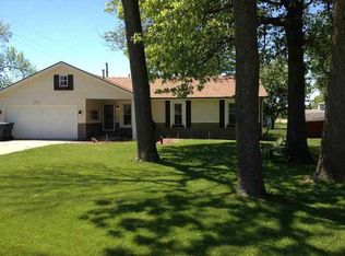 8011 N Winwood Dr, Muncie, IN 47303