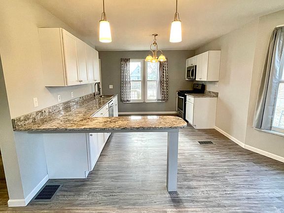 3rd image of 1733 Avenue E