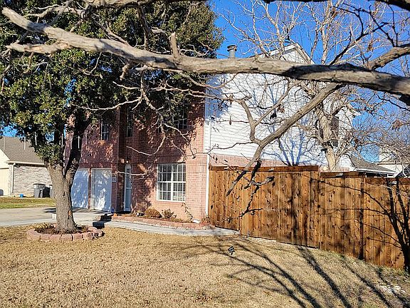 4th image of 1001 Lakeview Ct