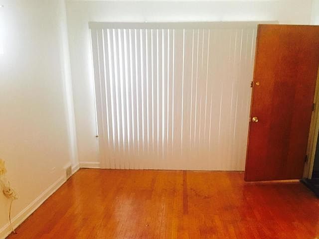 2nd image of 1032 Linden Ave APT 1