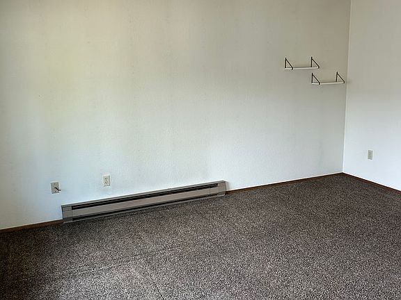 2nd image of 1405 E Illinois St #B