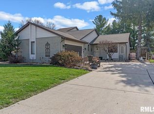 1809 S Cog Mill Ct, Springfield, IL 62704