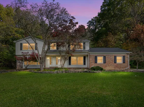 34284 Thornbrook Dr, Farmington Hills, MI 48335