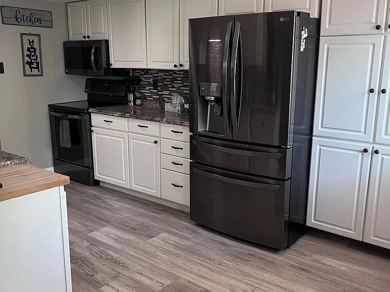 233 Walden Ct — Photo 5