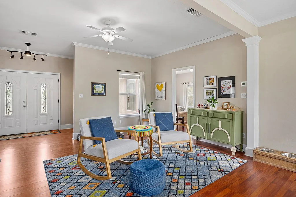 3 bed, 2.0 bath, 1584 sqft, $2,150 — Photo 4