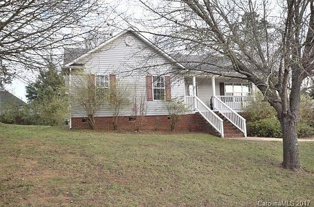 1st image of 572 Menzies Dr