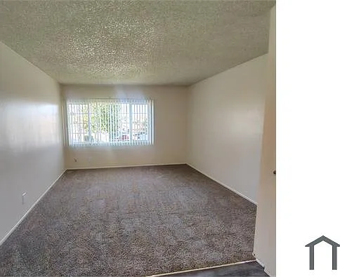 551 Oxford St — Photo 10