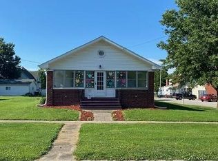 506 W Pine St, Robinson, IL 62454