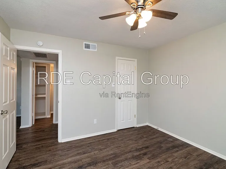 8045 W Elizabeth Ln #222 — Photo 14