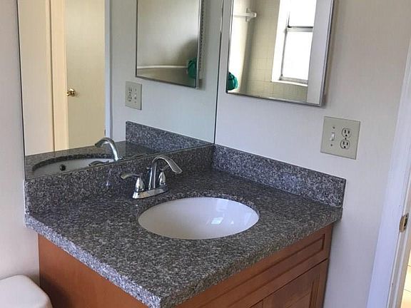 4th image of 10216 Twin Lakes Dr