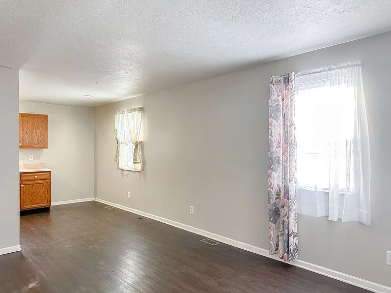 1326 S Elizabeth St — Photo 17