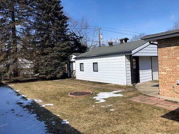 3rd image of 9022 Mansfield Ave
