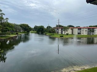 8981 S Hollybrook Blvd APT 302, Pembroke Pines, FL 33025