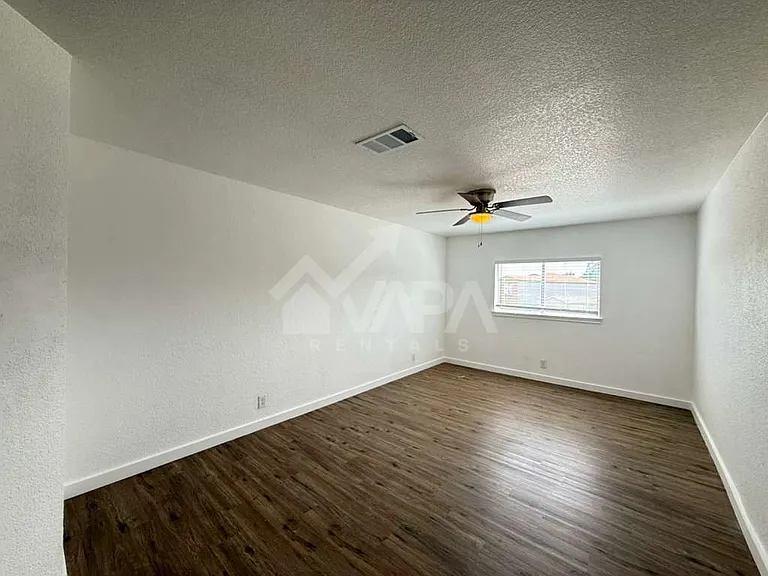 3713 Candlebluff Dr — Photo 10