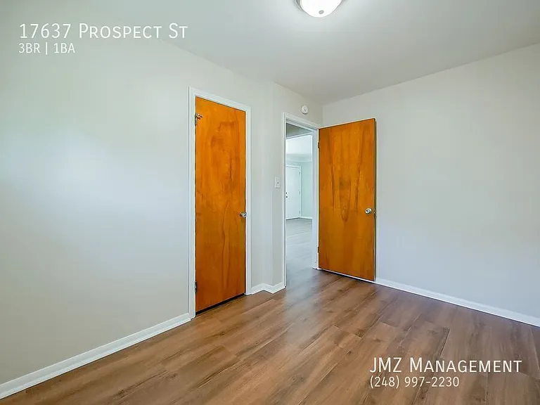 17637 Prospect St — Photo 10