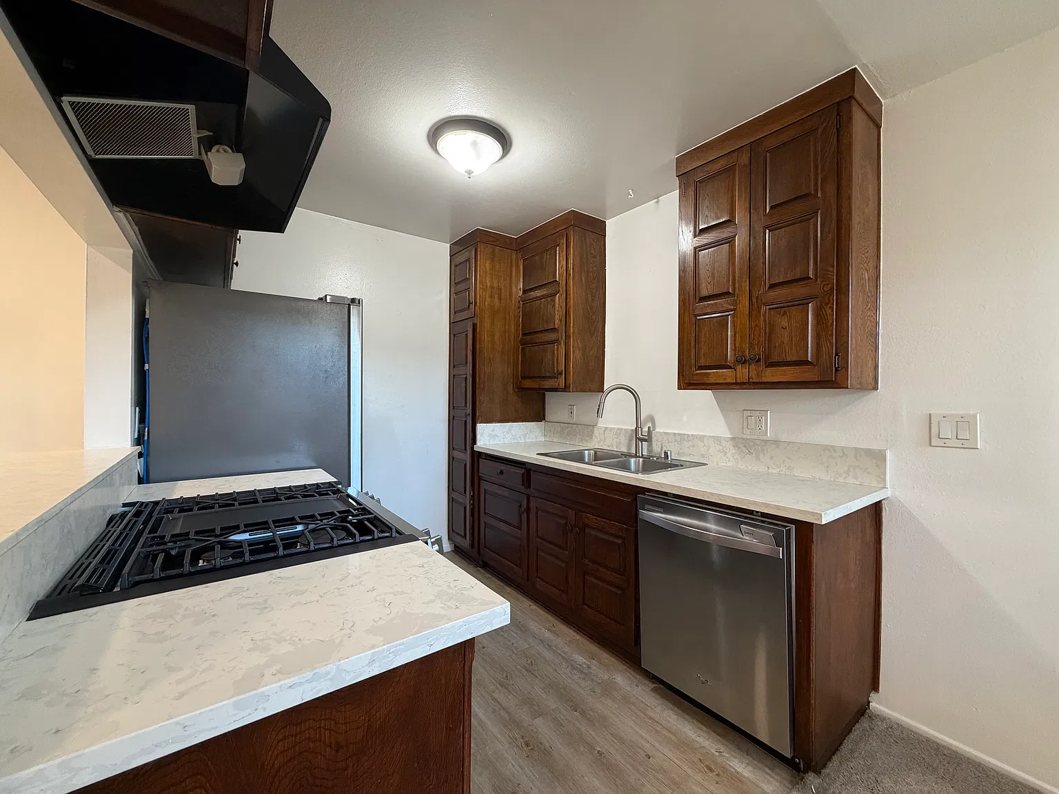 2 bed, 806 sqft, $2,395 — Photo 3