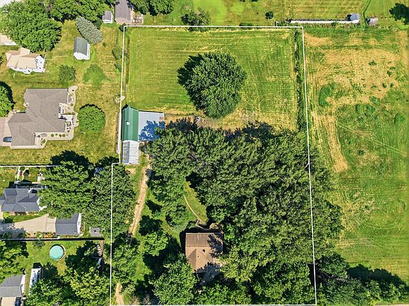 2nd image of 28569 Sleepy Hollow Rd